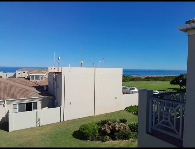2 BEDROOM APARTMENT FOR SALE IN HERMANUS BEACH CLUB